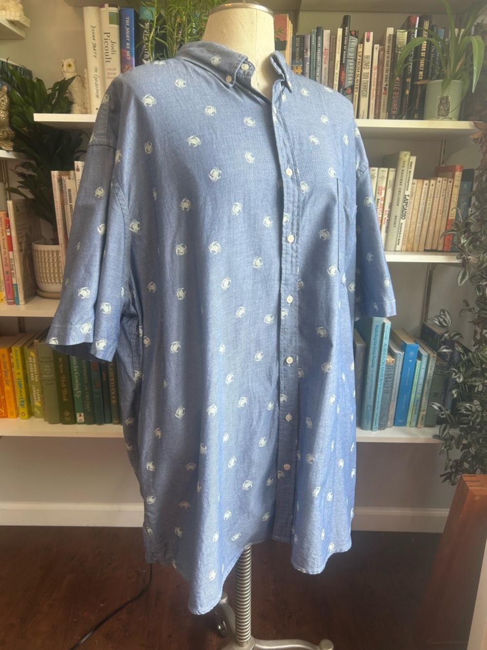 The Foundry Supply Co. Blue Short-Sleeve Button-Down Shirt with White Print